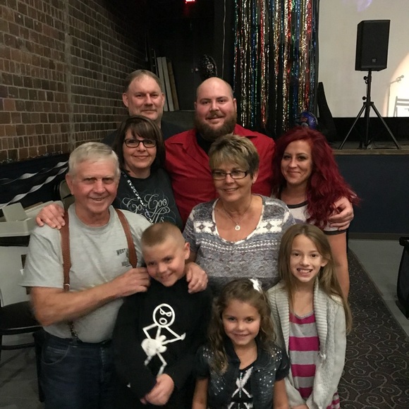 Meet your Posher, Dee dee - Picture 4 of 4